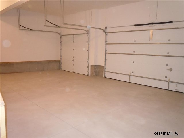 2303 Spring Creek Dr, Bellevue, NE 68147
